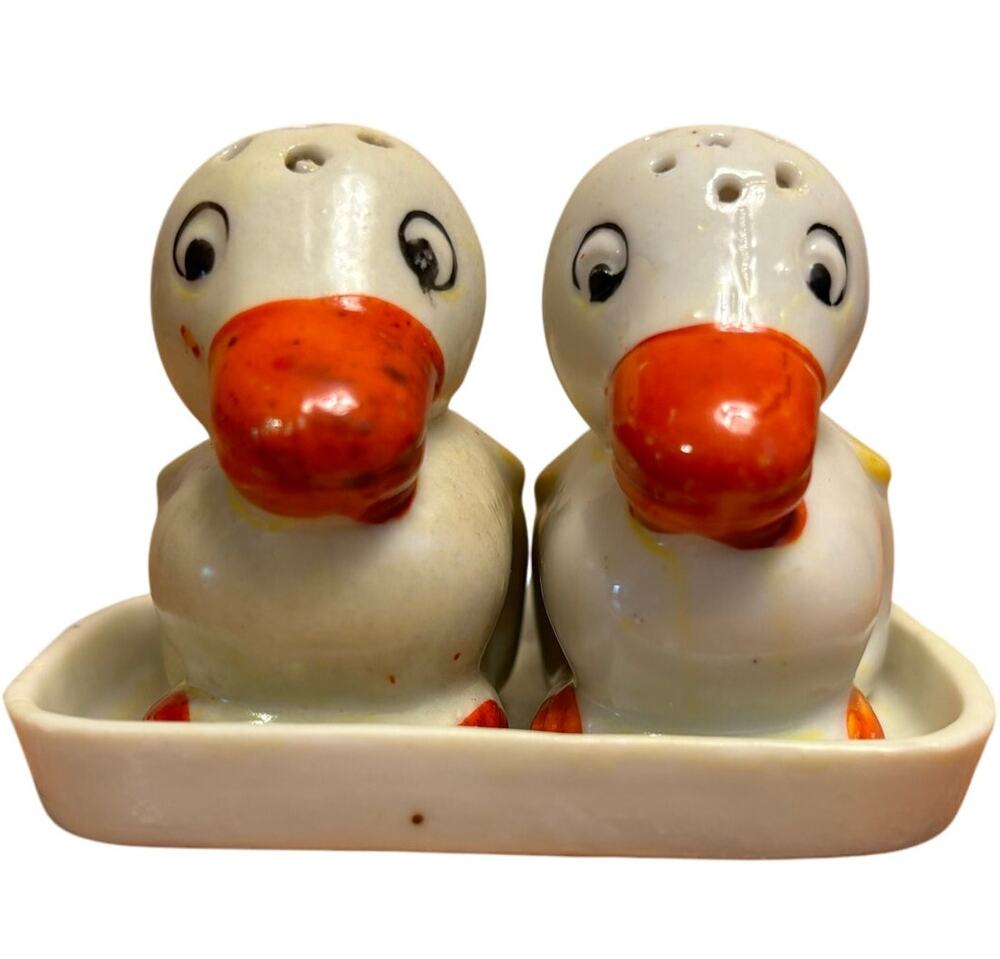 Vintage Duck Geese Birds in Tray 3pc Salt and Pepper Shakers Japan Porcelain